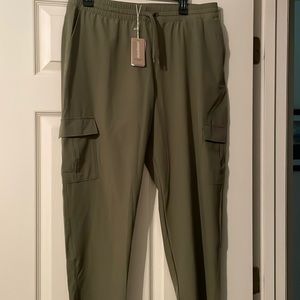 Patagonia women’s fleet with pants